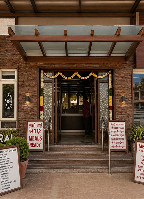 Hotel Sree Sabarees Theppakulam branch entrance showing meals ready sign